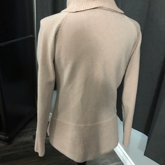Ladies beige cream colour 🧶waffle knit sweater NWOT great comfy warm wear - Picture 4 of 8